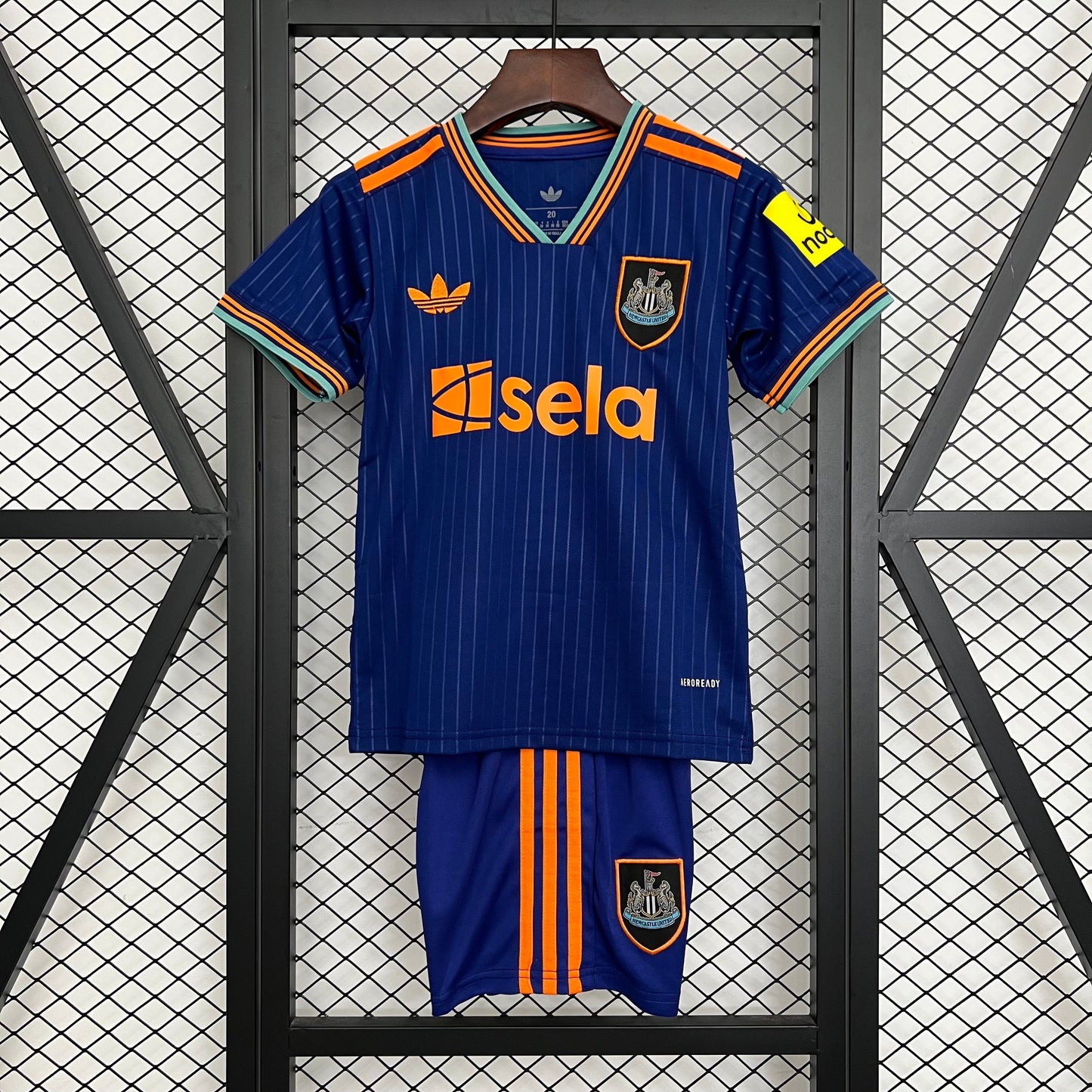 NEWCASTLE II 25/26 CONJUNTO INFANTIL