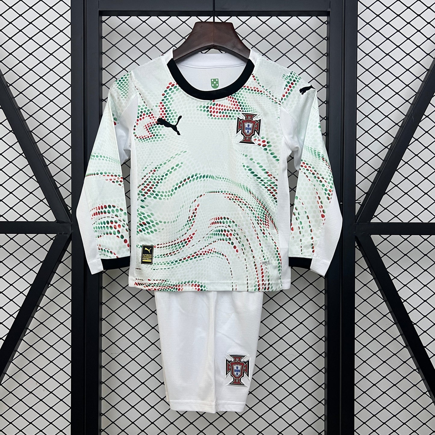 PORTUGAL II 2025 CONJUNTO INFANTIL (MANGA LARGA)