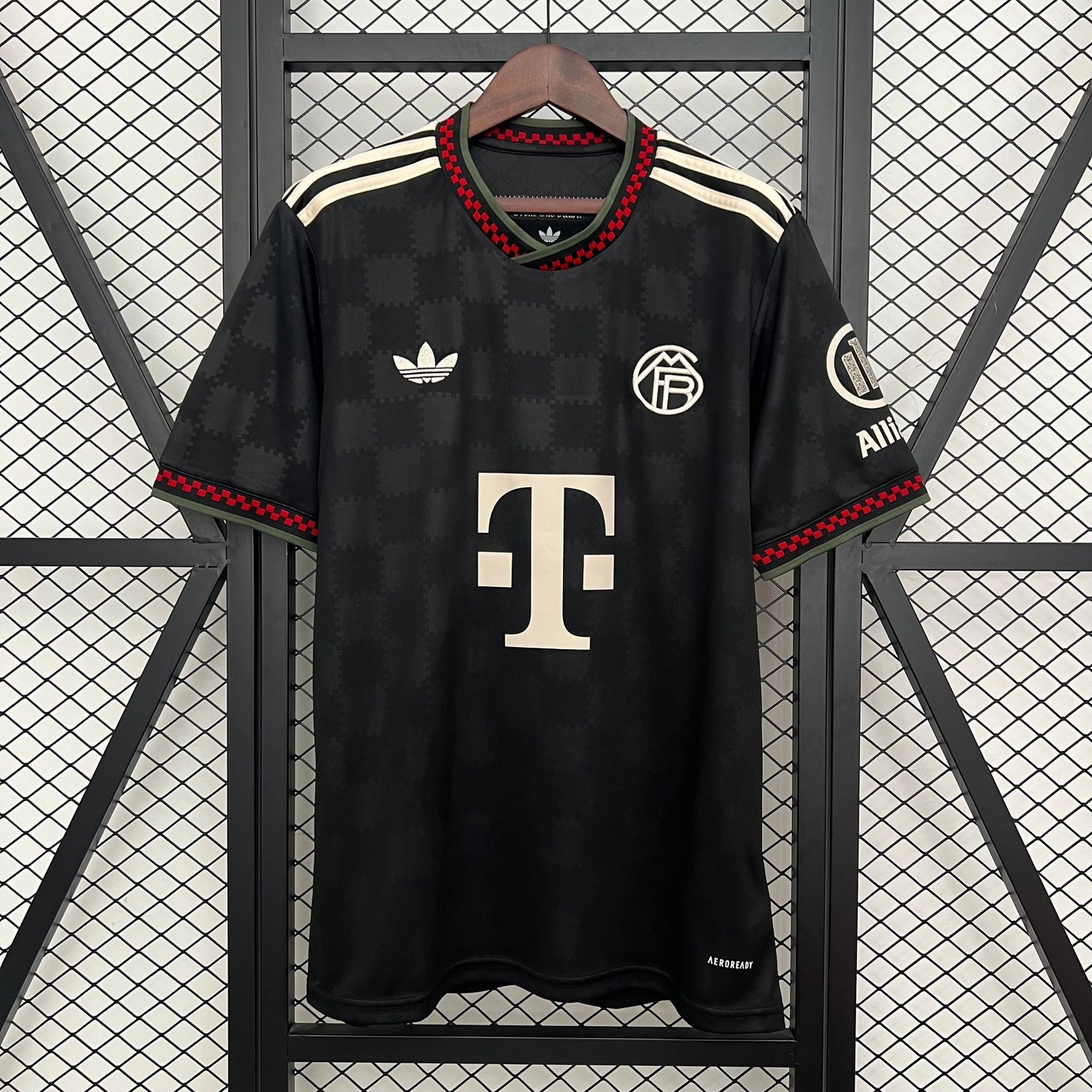 BAYERN MUNICH III 25/26 HOMBRE