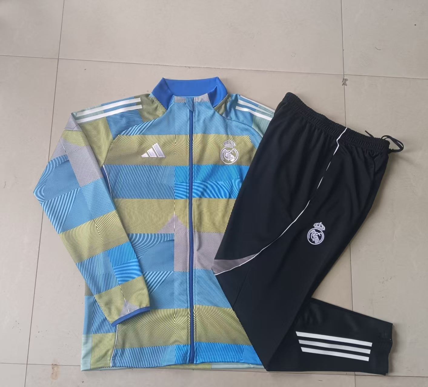 PANTALONES + SUDADERA REAL MADRID XIX 25/26