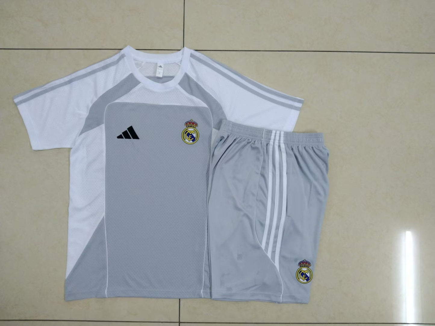 CAMISETA + PANTALONES REAL MADRID XII 25/26